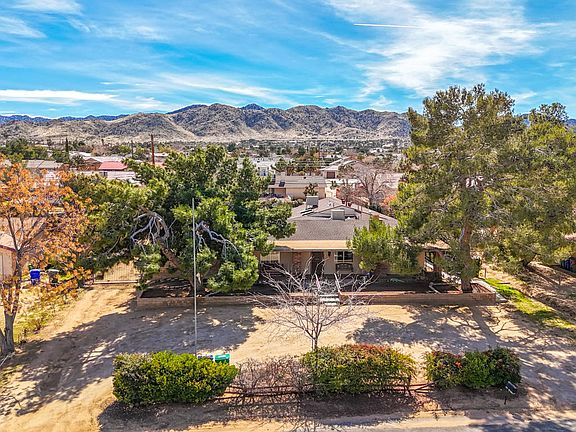 3rd image of 57885 El Dorado Dr