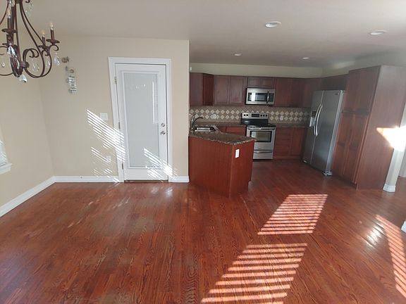 Dining area/kitchen