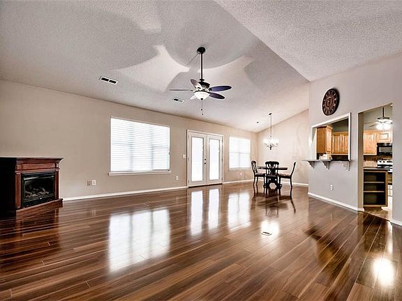 4th image of 44 Ettington Dr