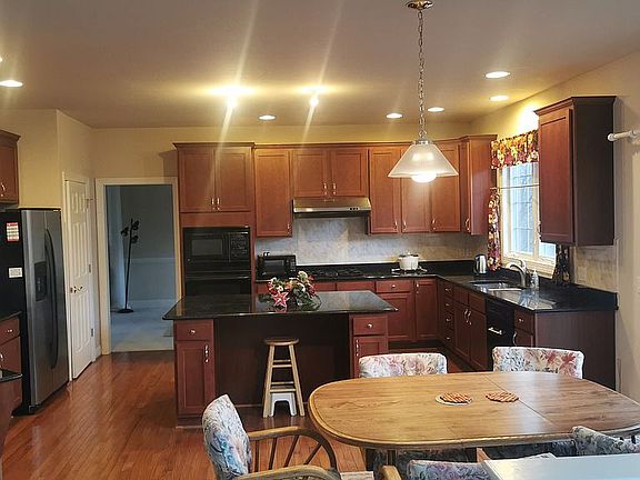 4th image of 5405 Waldenhill Ct