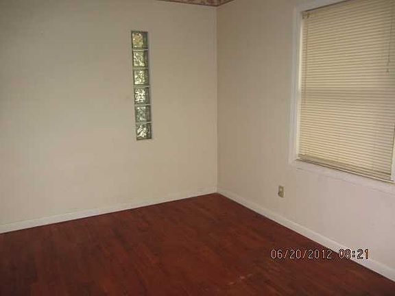 5th image of 805 E Monroe Ave