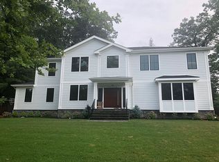 11 Shelley Rd, Short Hills, NJ 07078