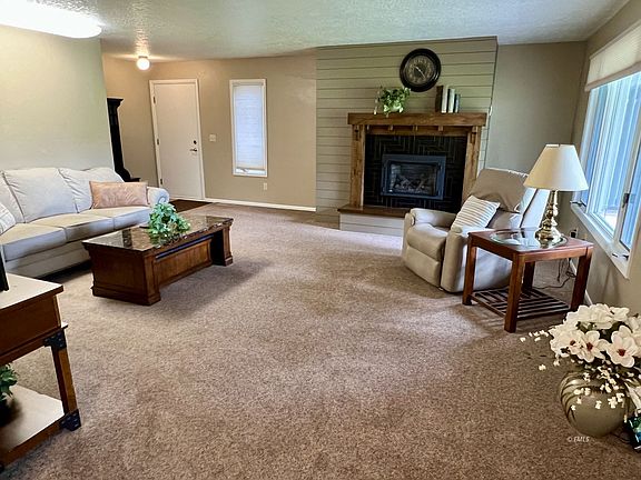 2nd image of 406 Eagle Ave