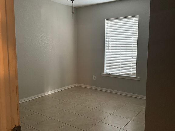 5th image of 779 Menefee Blvd