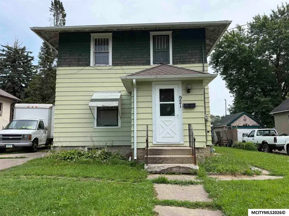 921 N Jackson Ave, Mason City, IA 50401