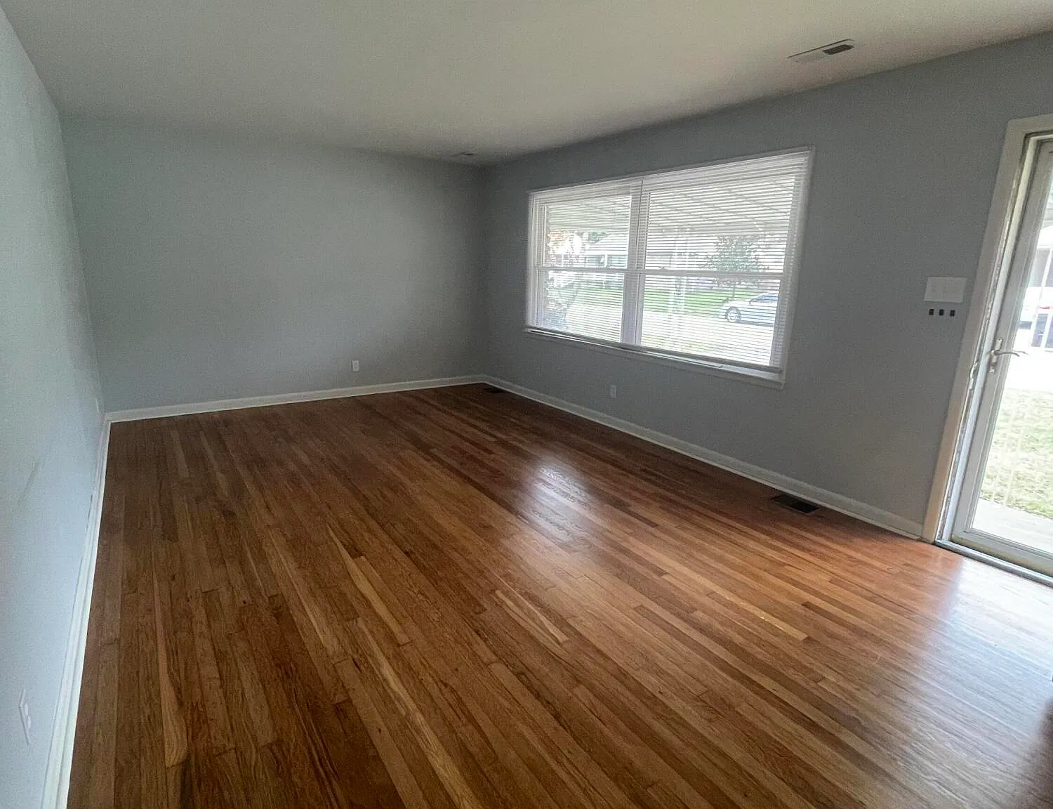 3 bed, 2.0 bath, 1472 sqft, $1,600 — Photo 3