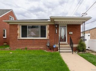 7126 Buckingham Ave, Allen Park, MI 48101