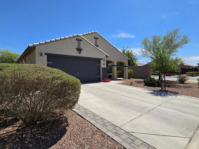 3913 S 185th Ln — Photo 4