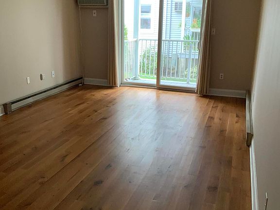 5th image of 66 Whitefield Ave