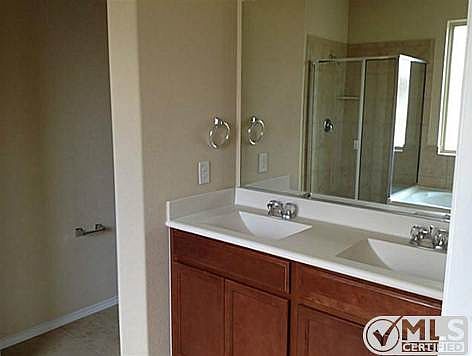 3rd image of 819 Silverthorne Dr
