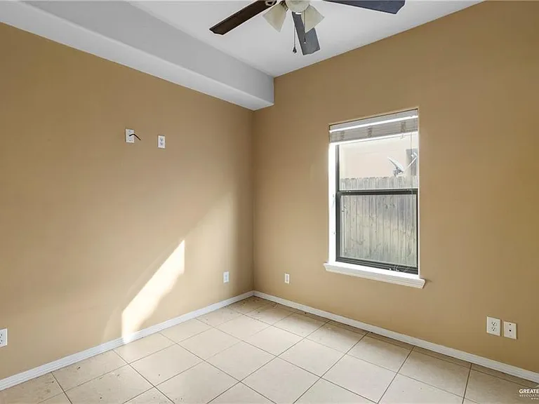 3005 S L St #2 — Photo 7