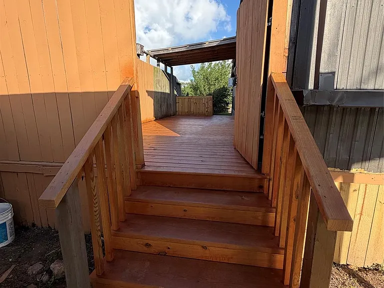 403 Avenue E — Photo 3