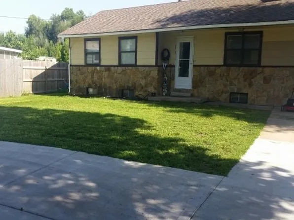 727 W 47th St S, Wichita, KS 67217