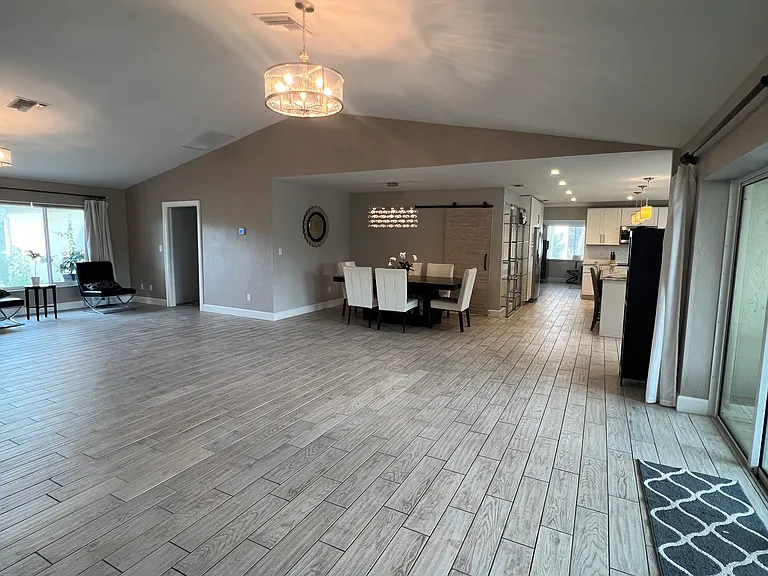 2352 Mayfield Ct — Photo 3