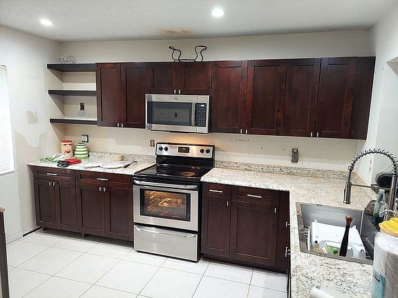 5th image of 3775 Carambola Cir N
