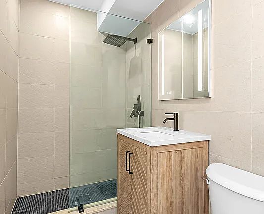 5th image of 228 E 25th St APT 10
