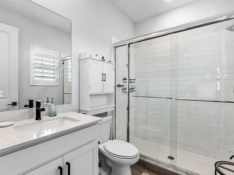 981 Castaway Ct — Photo 25