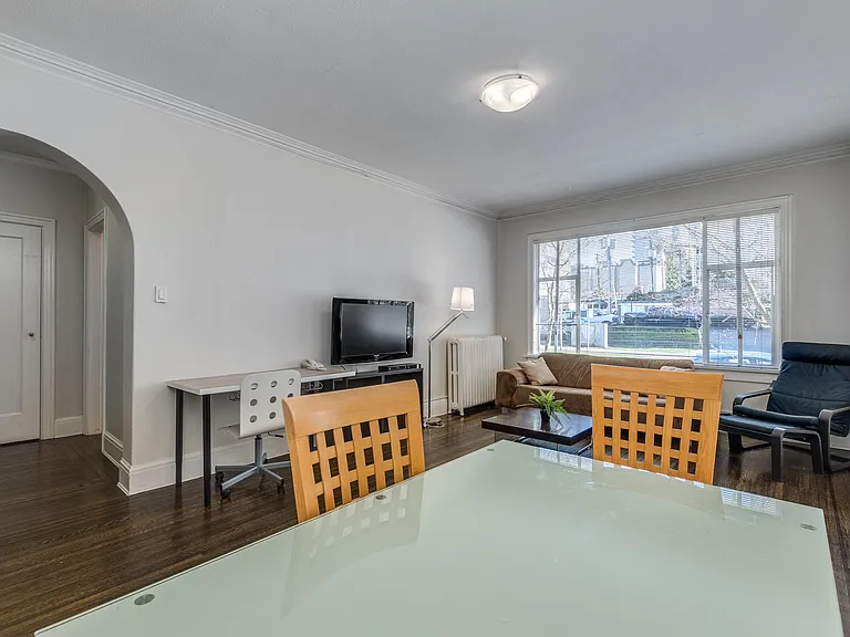 935 Jervis St — Photo 31