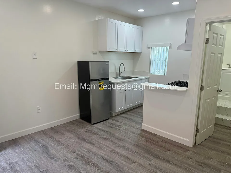 216 W Santa Fe Ave #2