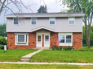 3210 S Kennedy Dr, Sturtevant, WI 53177