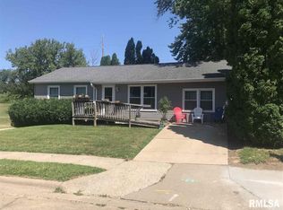 1207 S 22nd St, Clinton, IA 52732