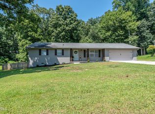 1019 Greenwich Dr, Maryville, TN 37803
