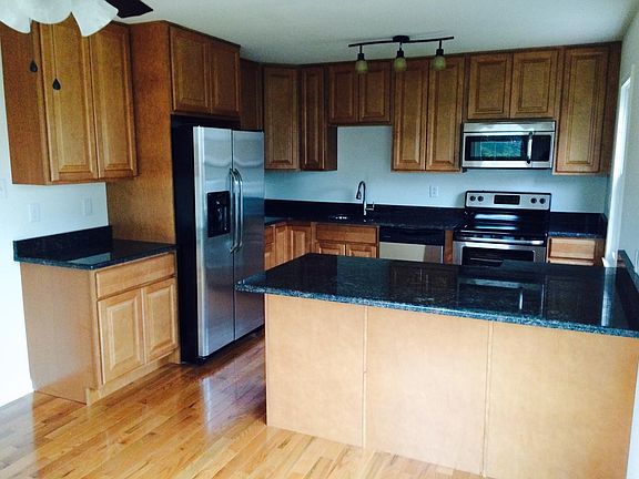 3rd image of 810 De Franceaux Way