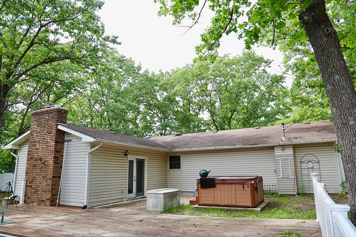 Building Photo - 16280 Hardwood Ln