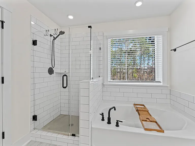 6922 Doddridge Ln — Photo 25