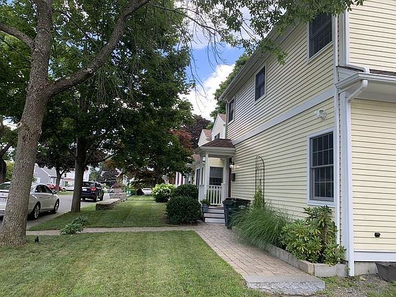 4th image of 7 Carlton Dr #B