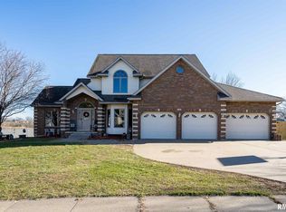 600 33rd Ave N, Clinton, IA 52732