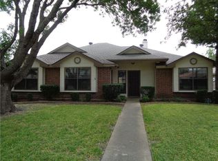 4902 Crestpoint Ln, Garland, TX 75043