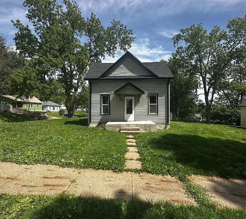 112 Court St