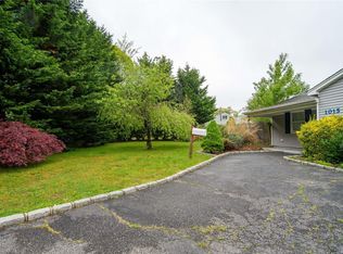 1015 Udall Rd, Bay Shore, NY 11706