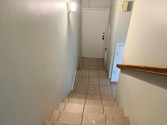 4th image of 801 S Carancahua St APT 3