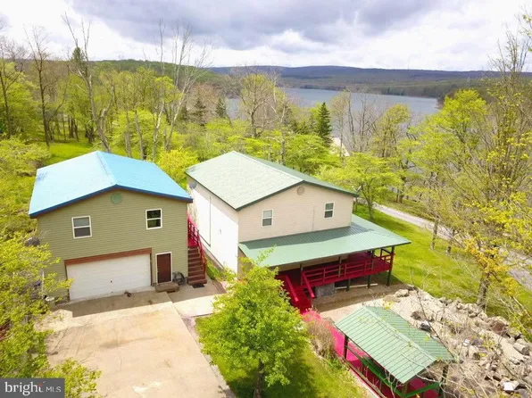 106 N Rock Ridge Ln, Mount Storm, WV 26739