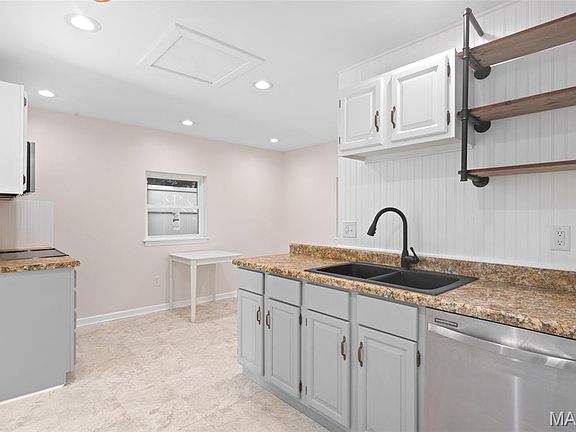 5th image of 7719 Elton St