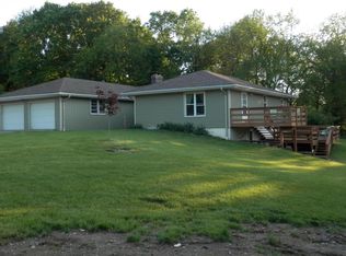 3700 Meadow Oak Ln, Saint Joseph, MO 64503