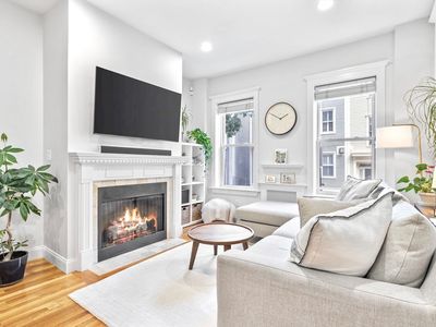 40 Mystic St #1, Boston, MA, 02129