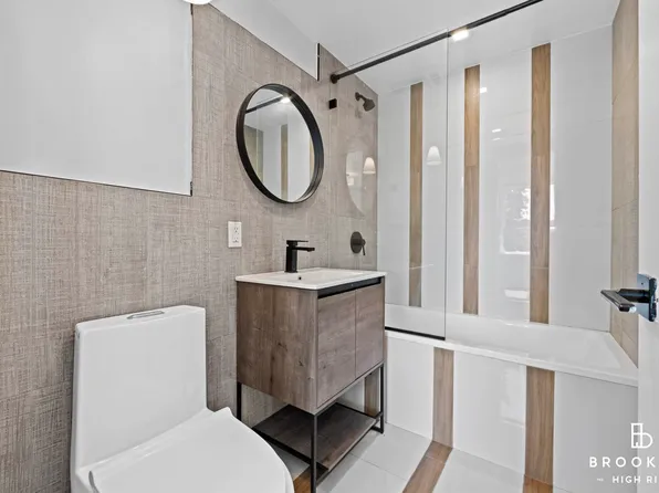 1692 Pacific Street image 14 of 18