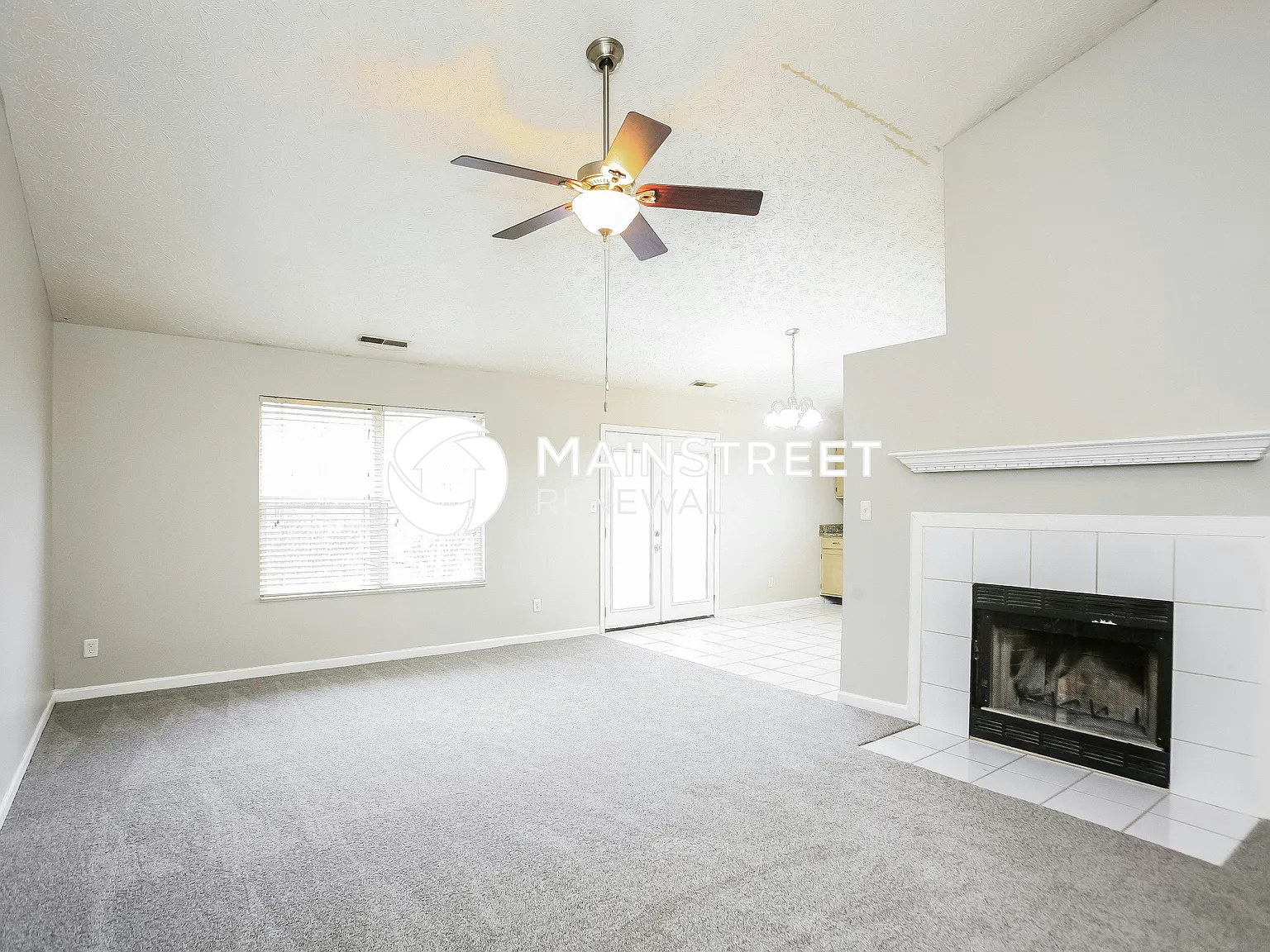 758 Muirfield Dr — Photo 3