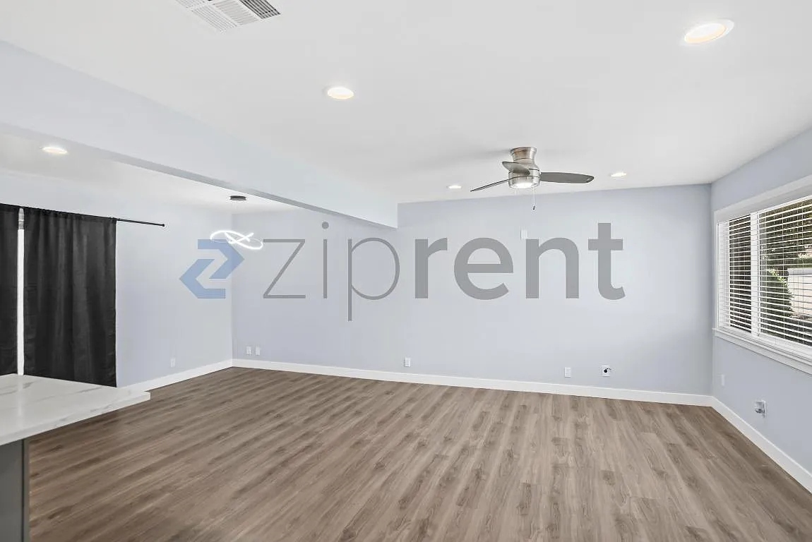 2 bed, 1.5 bath, 1450 sqft, $3,000 — Photo 3