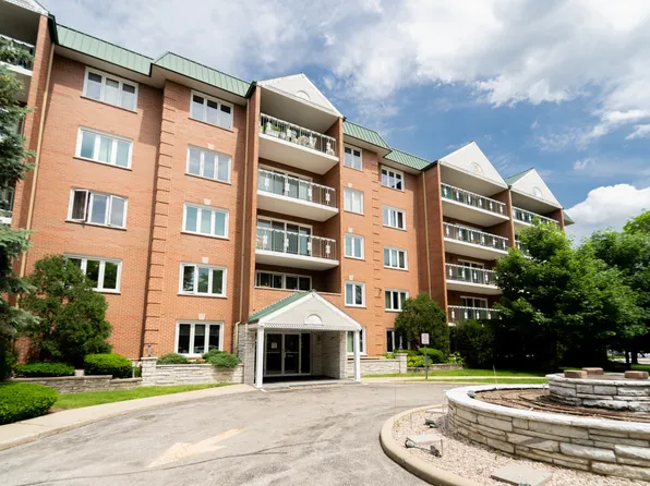 6980 W Touhy Ave APT 302, Niles, IL 60714