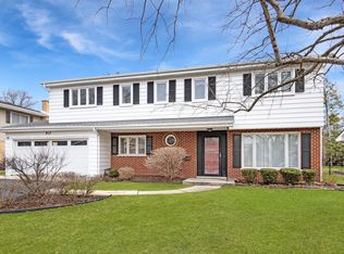 917 S Maple St, Mount Prospect, IL 60056