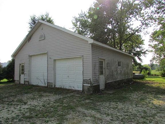 4th image of 1526 Dakota Ave