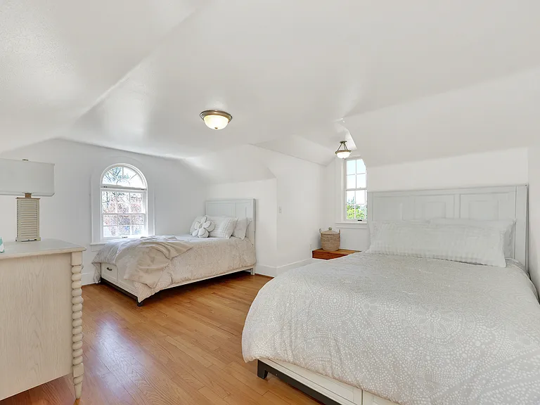 2260 E 15th Ave — Photo 31