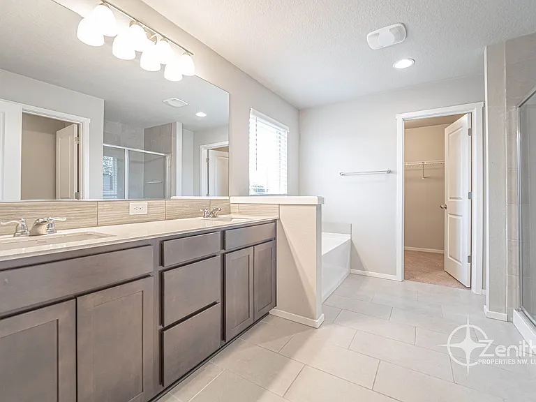 2608 S White Salmon Dr — Photo 33