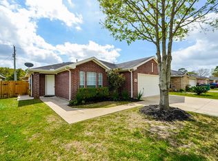 542 E House St, Alvin, TX 77511