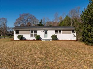 1018 Roxboro St, Haw River, NC 27258