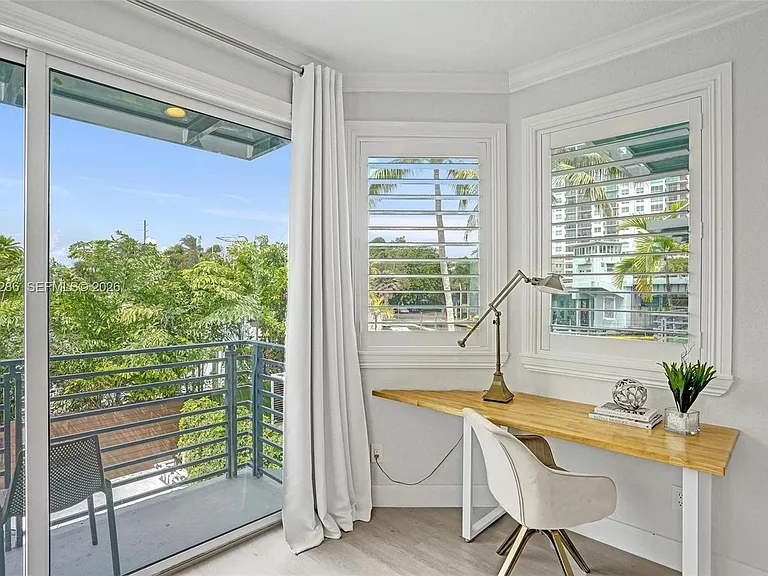 453 SW 5th Ave — Photo 46